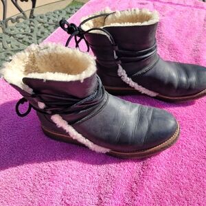UGG womens 9.5 boots